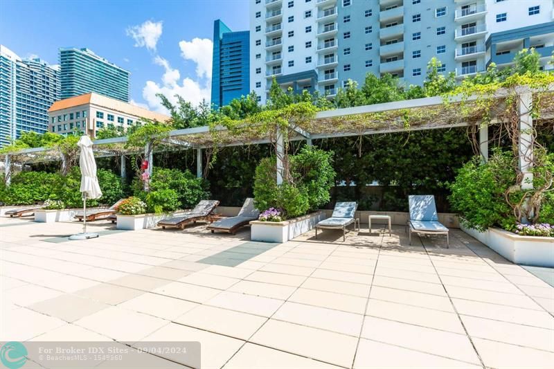 Image 20 of 72 For 1425 Brickell Ave  41b