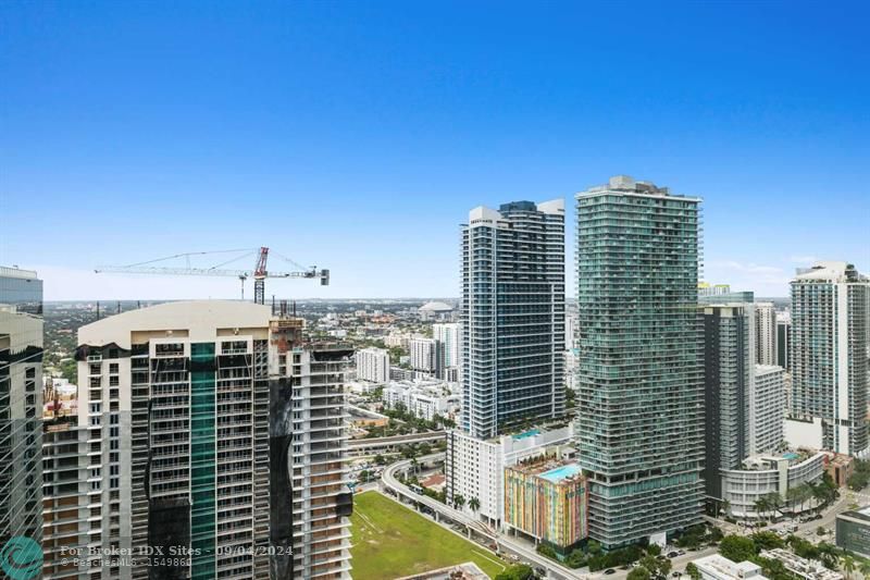 Image 31 of 72 For 1425 Brickell Ave  41b