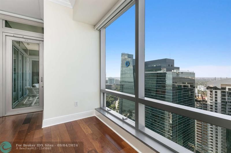 Image 61 of 72 For 1425 Brickell Ave  41b