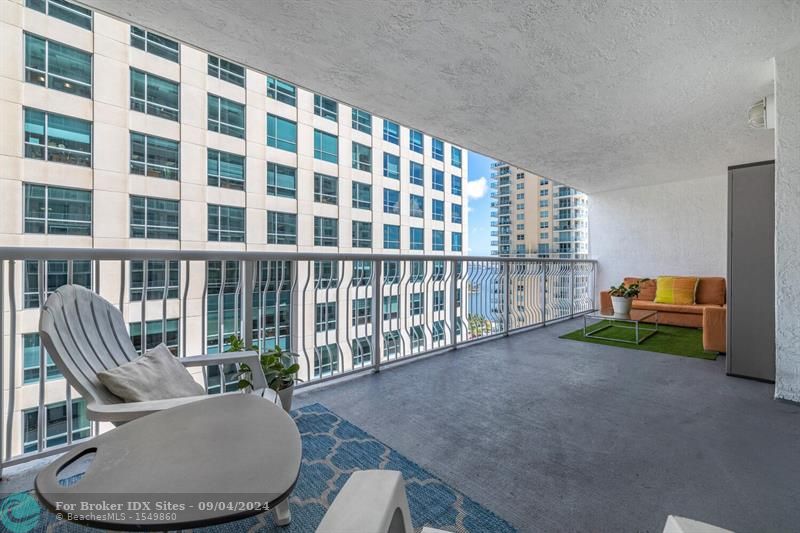 Image 12 of 20 For 1200 Brickell Bay Dr  2014