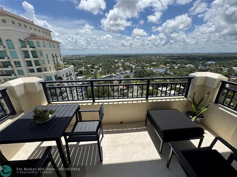 Image 10 of 100 For 610 Las Olas Bl  2111n