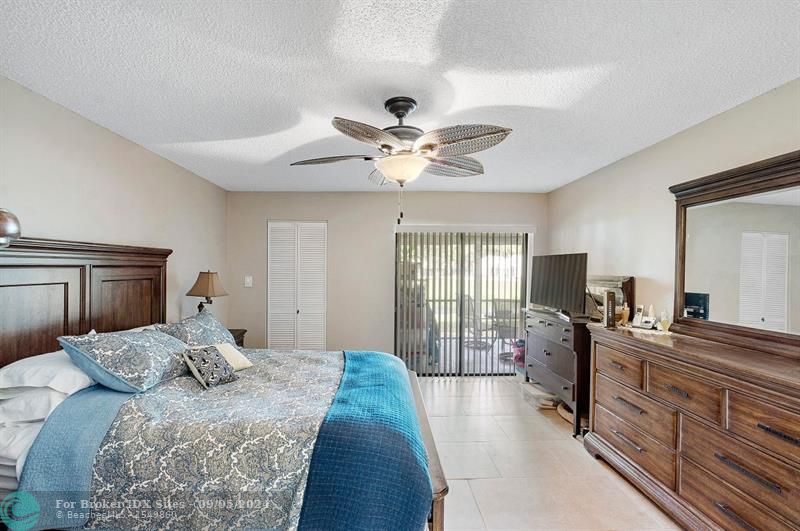 Image 16 of 51 For 3208 Carambola Cir S  3208