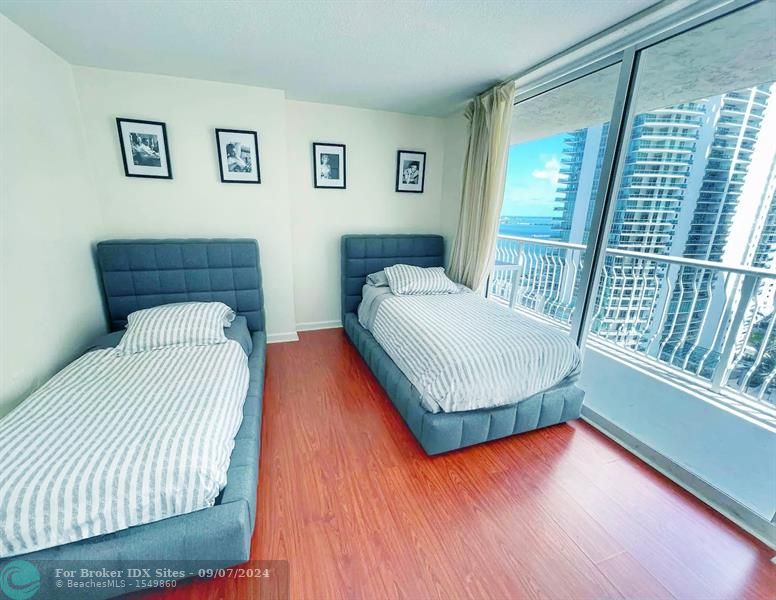 Image 13 of 30 For 1200 Brickell Bay Dr  1901