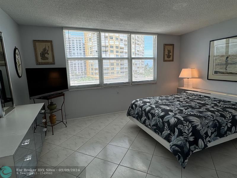 Image 15 of 33 For 305 Pompano Beach Blvd  407