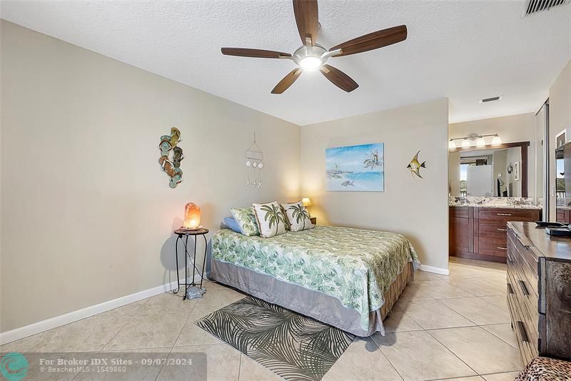 Image 13 of 50 For 2849 Carambola Cir South  19120