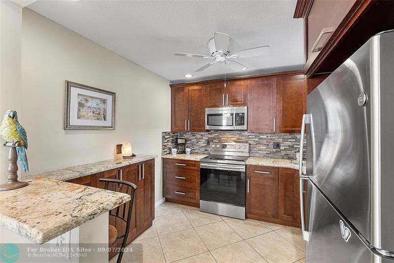 Image 3 of 50 For 2849 Carambola Cir South  19120