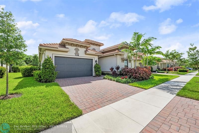 Details for 9298 Cantal Cir, Parkland, FL 33076