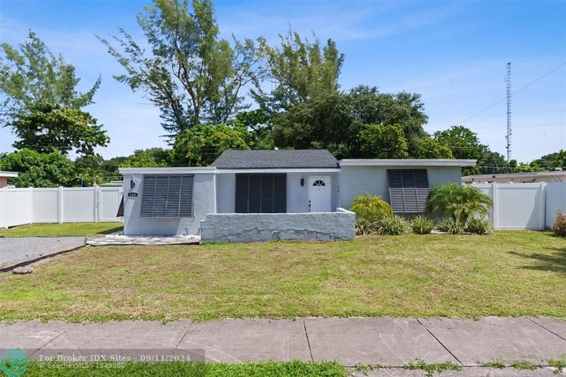 Details for 123 Miami Gardens Rd, West Park, FL 33023