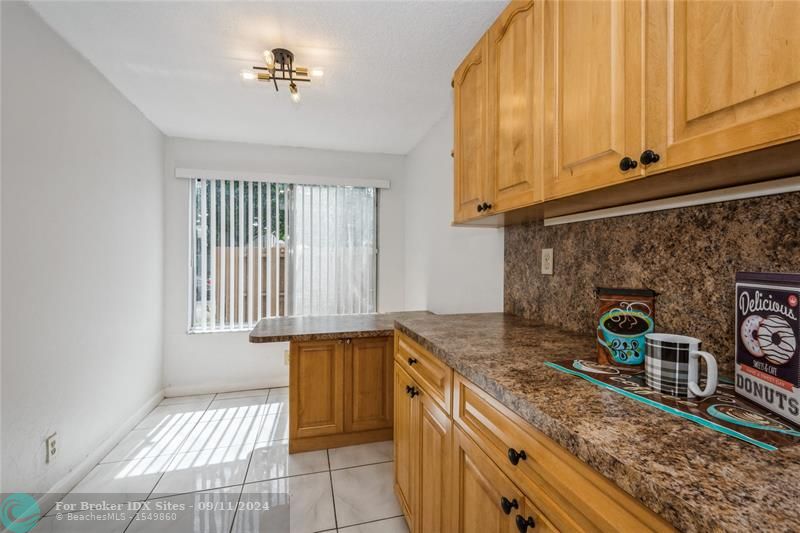 Image 15 of 47 For 8208 8th Pl  8208