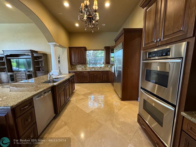 Image 17 of 54 For 12481 Stonebrook Cir