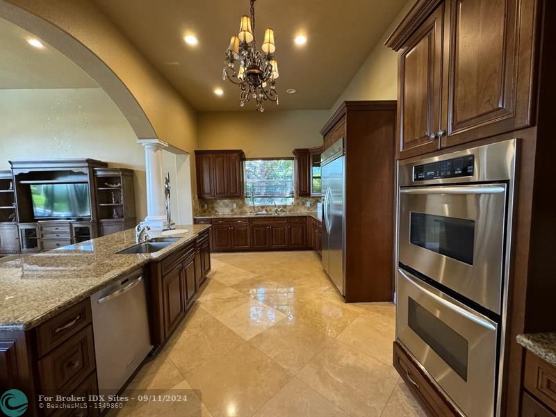 Image 18 of 54 For 12481 Stonebrook Cir