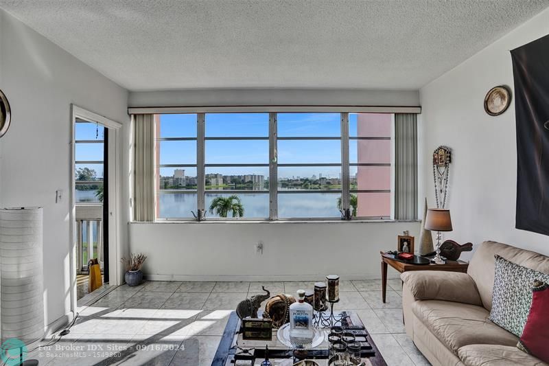 Details for 18555 14th Ave  612, Miami, FL 33179