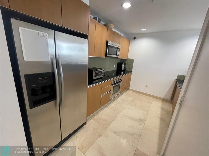 Image 10 of 39 For 1060 Brickell Ave  2501