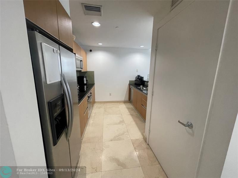 Image 12 of 39 For 1060 Brickell Ave  2501