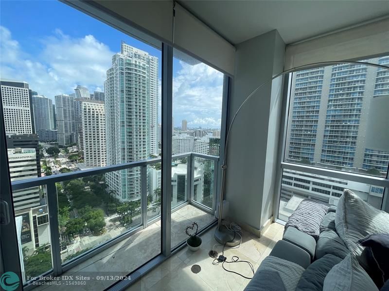 Image 17 of 39 For 1060 Brickell Ave  2501