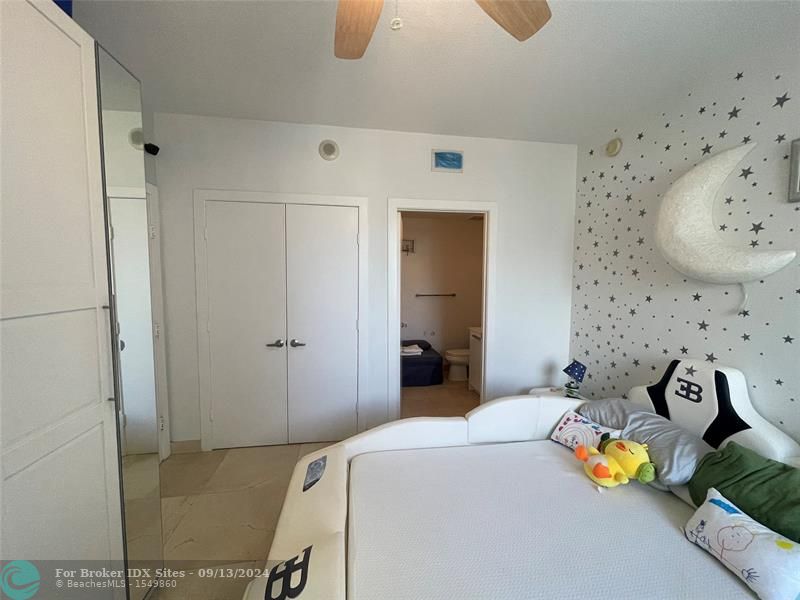 Image 21 of 39 For 1060 Brickell Ave  2501