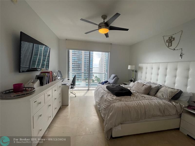 Image 27 of 39 For 1060 Brickell Ave  2501