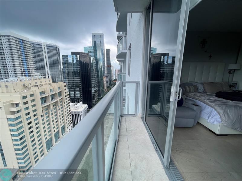 Image 28 of 39 For 1060 Brickell Ave  2501