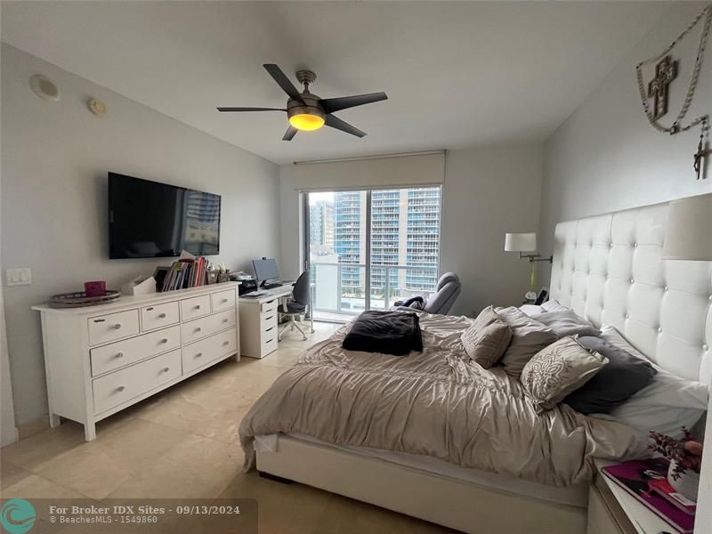 Image 29 of 39 For 1060 Brickell Ave  2501