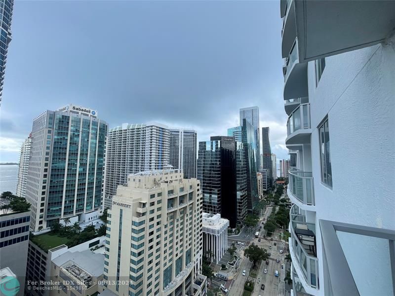 Image 33 of 39 For 1060 Brickell Ave  2501