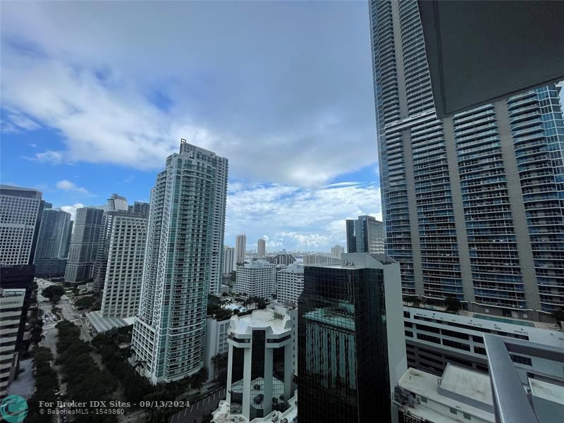 Image 36 of 39 For 1060 Brickell Ave  2501