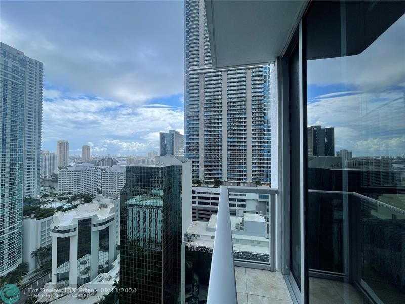 Image 37 of 39 For 1060 Brickell Ave  2501