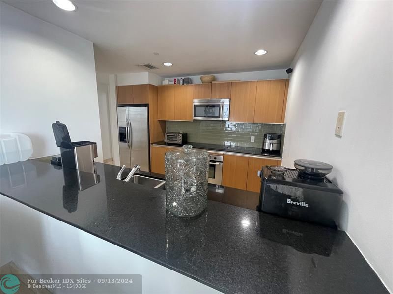 Image 9 of 39 For 1060 Brickell Ave  2501