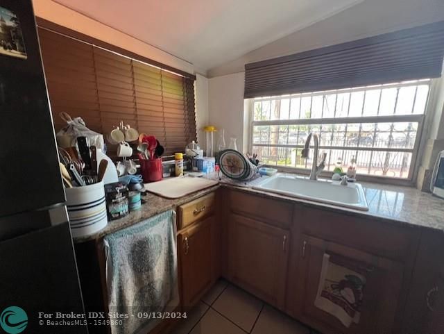 Image 10 of 25 For 862 Hialeah Dr