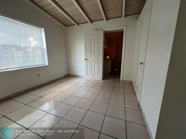 Image 17 of 25 For 862 Hialeah Dr