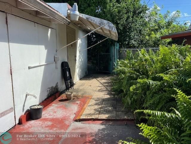 Image 5 of 25 For 862 Hialeah Dr