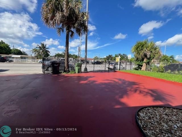 Image 6 of 25 For 862 Hialeah Dr