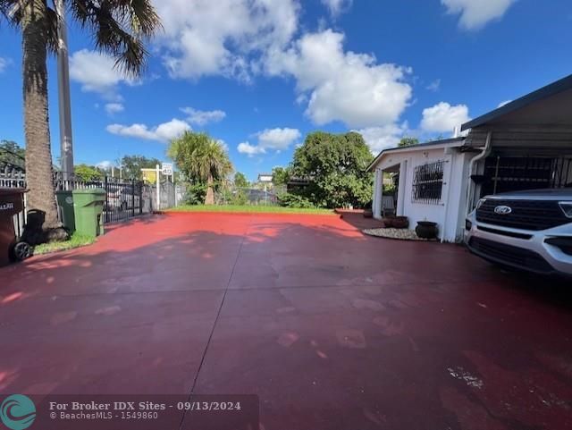 Image 7 of 25 For 862 Hialeah Dr