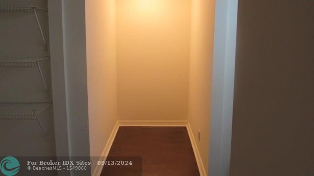 Image 11 of 21 For 8020 Hampton Blvd  203