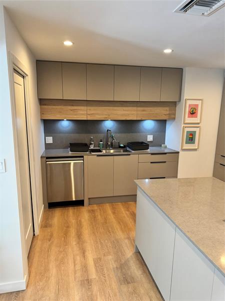 Image 12 of 42 For 2020 Coral Reef Dr