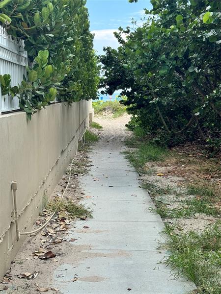 Image 36 of 42 For 2020 Coral Reef Dr