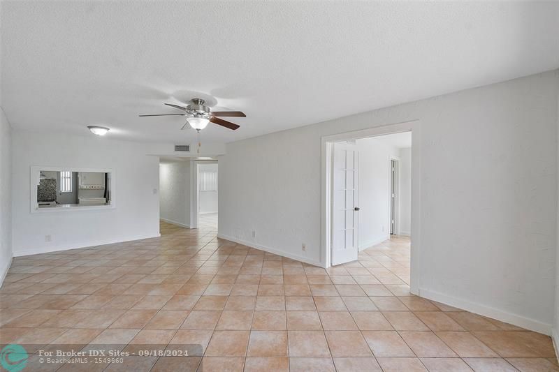 Image 4 of 14 For 7801 Colony Cir S  101