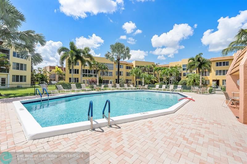 Image 19 of 30 For 6670 Royal Palm Blvd  105k