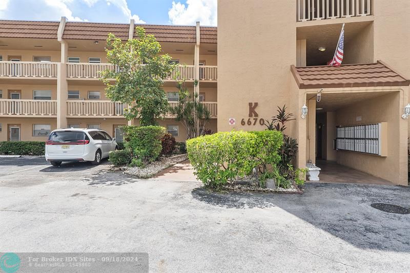 Image 22 of 30 For 6670 Royal Palm Blvd  105k