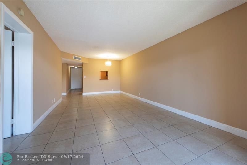 Image 10 of 20 For 7901 Colony Cir  206