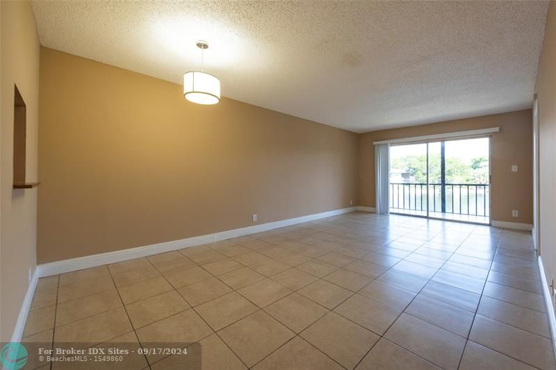 Image 11 of 20 For 7901 Colony Cir  206