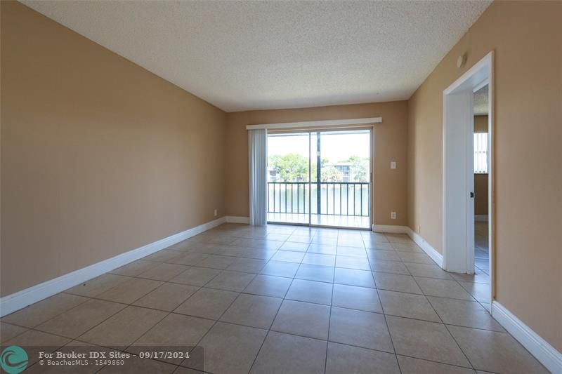 Image 12 of 20 For 7901 Colony Cir  206