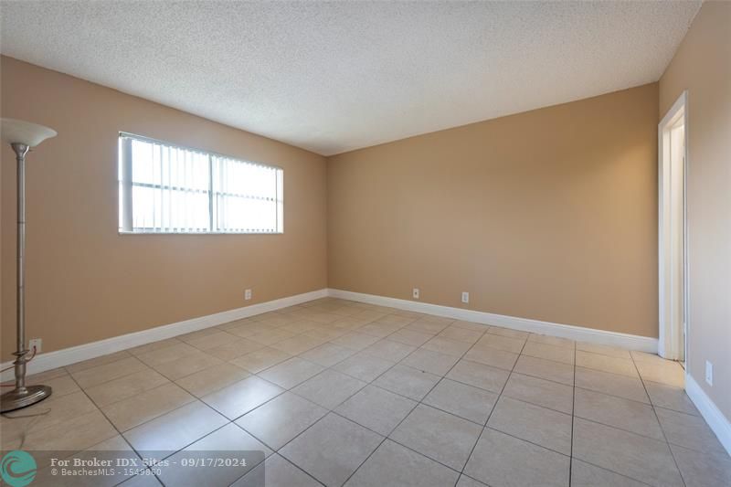 Image 5 of 20 For 7901 Colony Cir  206