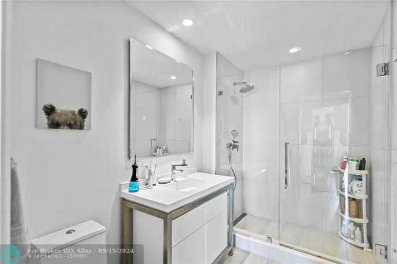 Image 17 of 54 For 2000 Metropica Way  1806