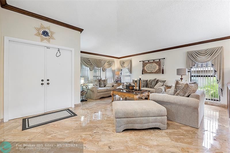 Image 11 of 41 For 6222 54th Dr