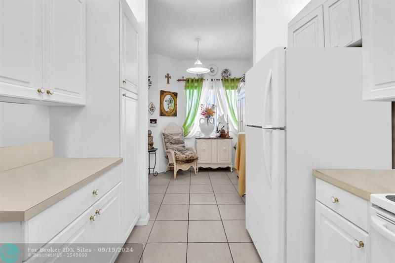 Image 10 of 71 For 7775 Yardley Dr  210