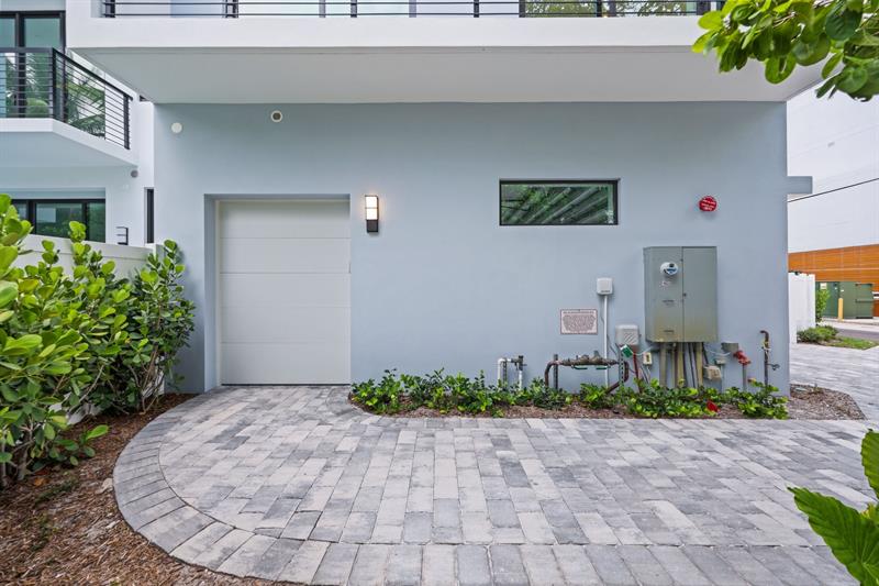 Image 12 of 88 For 204 Osceola Park Lane