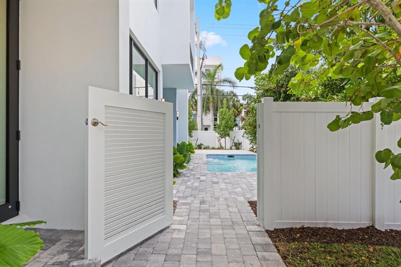 Image 16 of 88 For 204 Osceola Park Lane