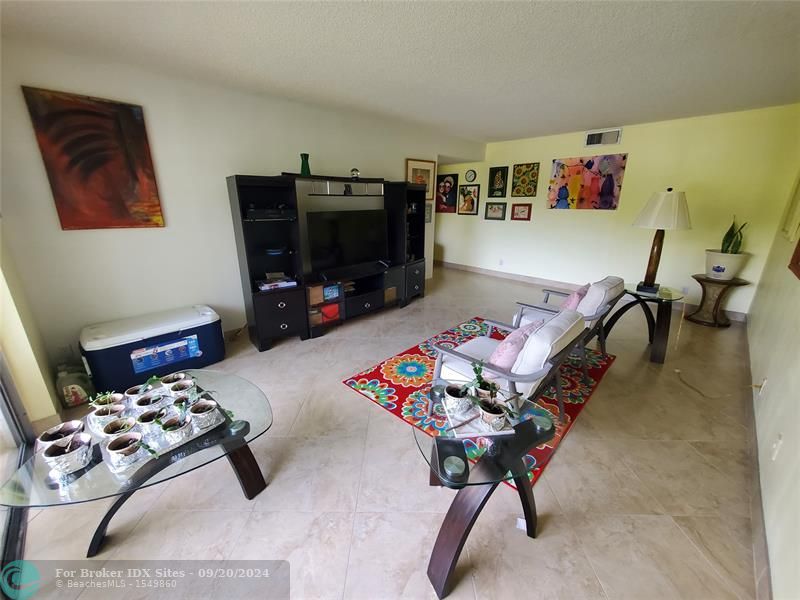 Image 14 of 29 For 6075 Sabal Palm Blvd  307