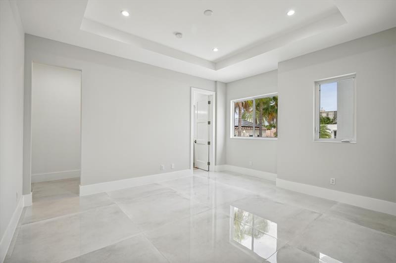 Image 29 of 38 For 2620 Aurelia Pl
