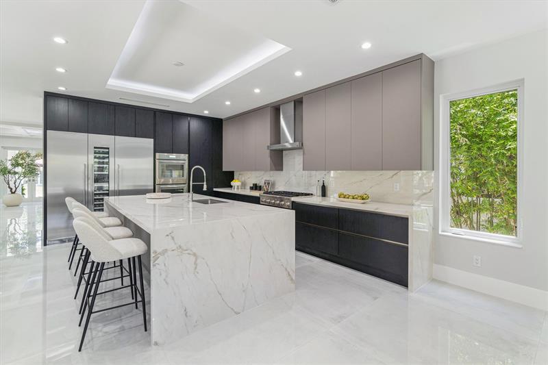 Image 3 of 38 For 2620 Aurelia Pl